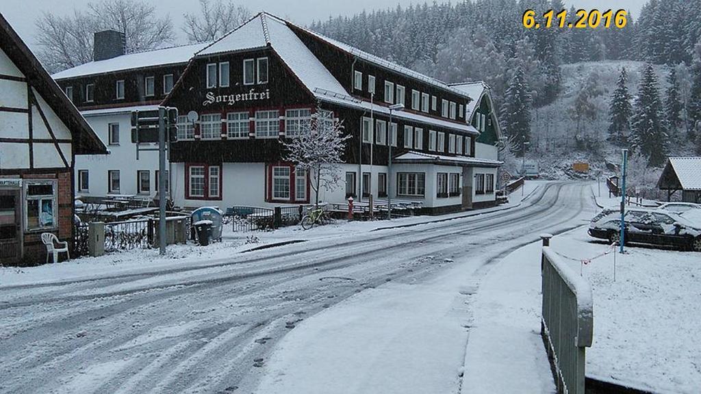 Ostalgie Ferienheim Sorgenfrei Hotel Exterior foto